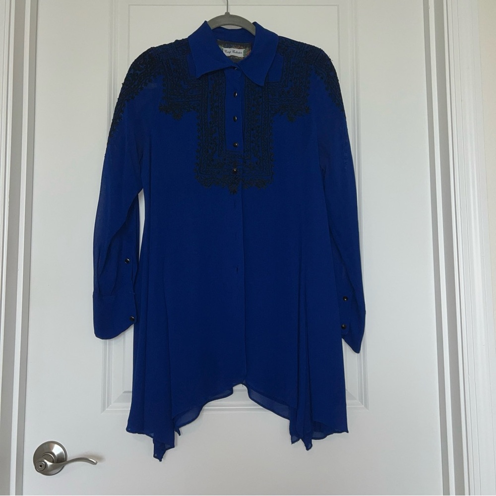 Vintage collection Women's Royal Blue Embroidered Long-Sleeve Tunic Top